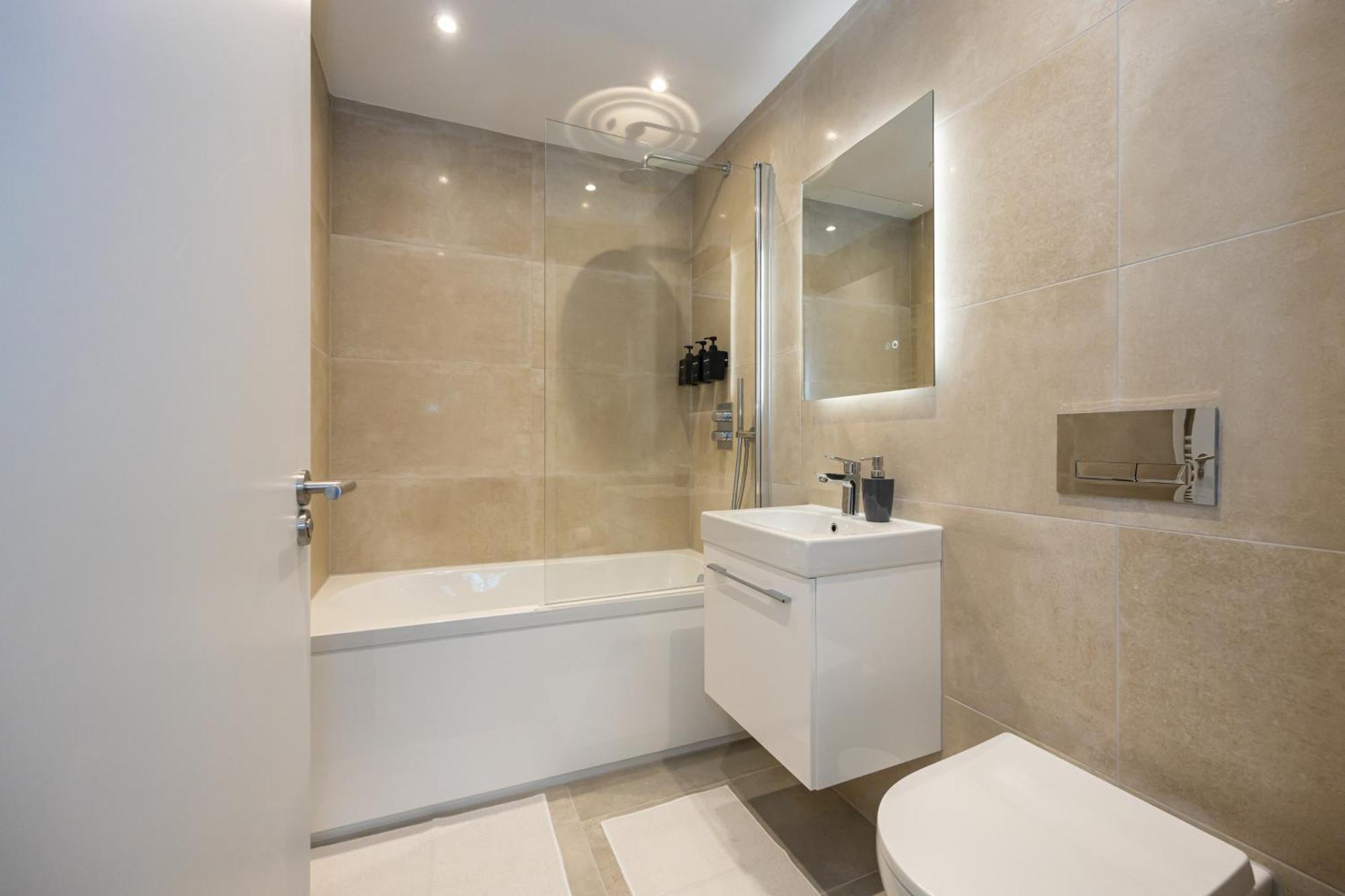Modern 2 Bed Near Wythenshawe Hospital And Manchester Airport With Parking Екстериор снимка
