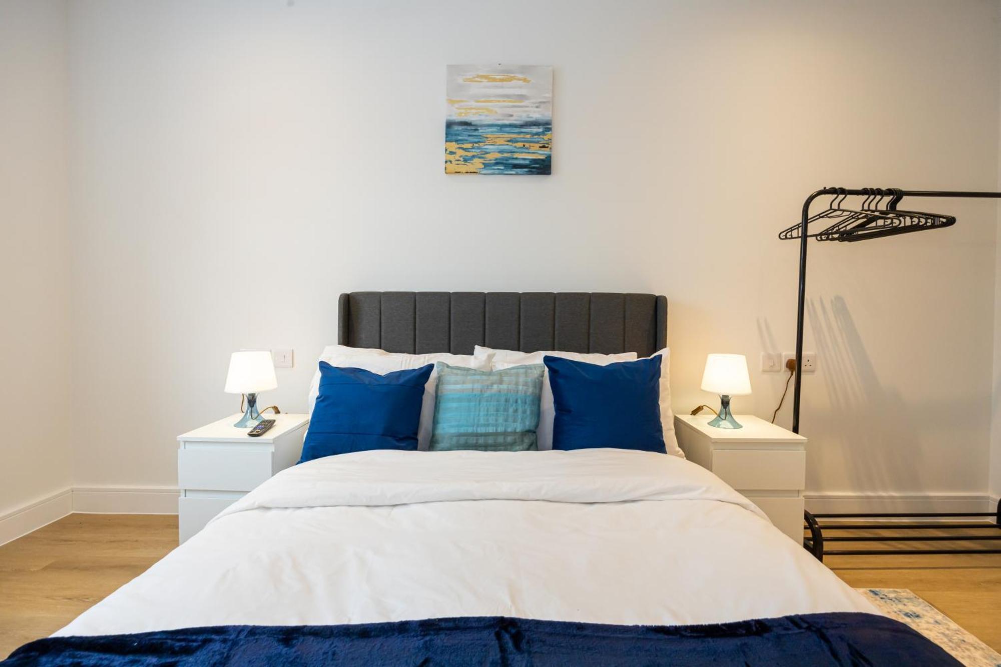 Modern 2 Bed Near Wythenshawe Hospital And Manchester Airport With Parking Екстериор снимка