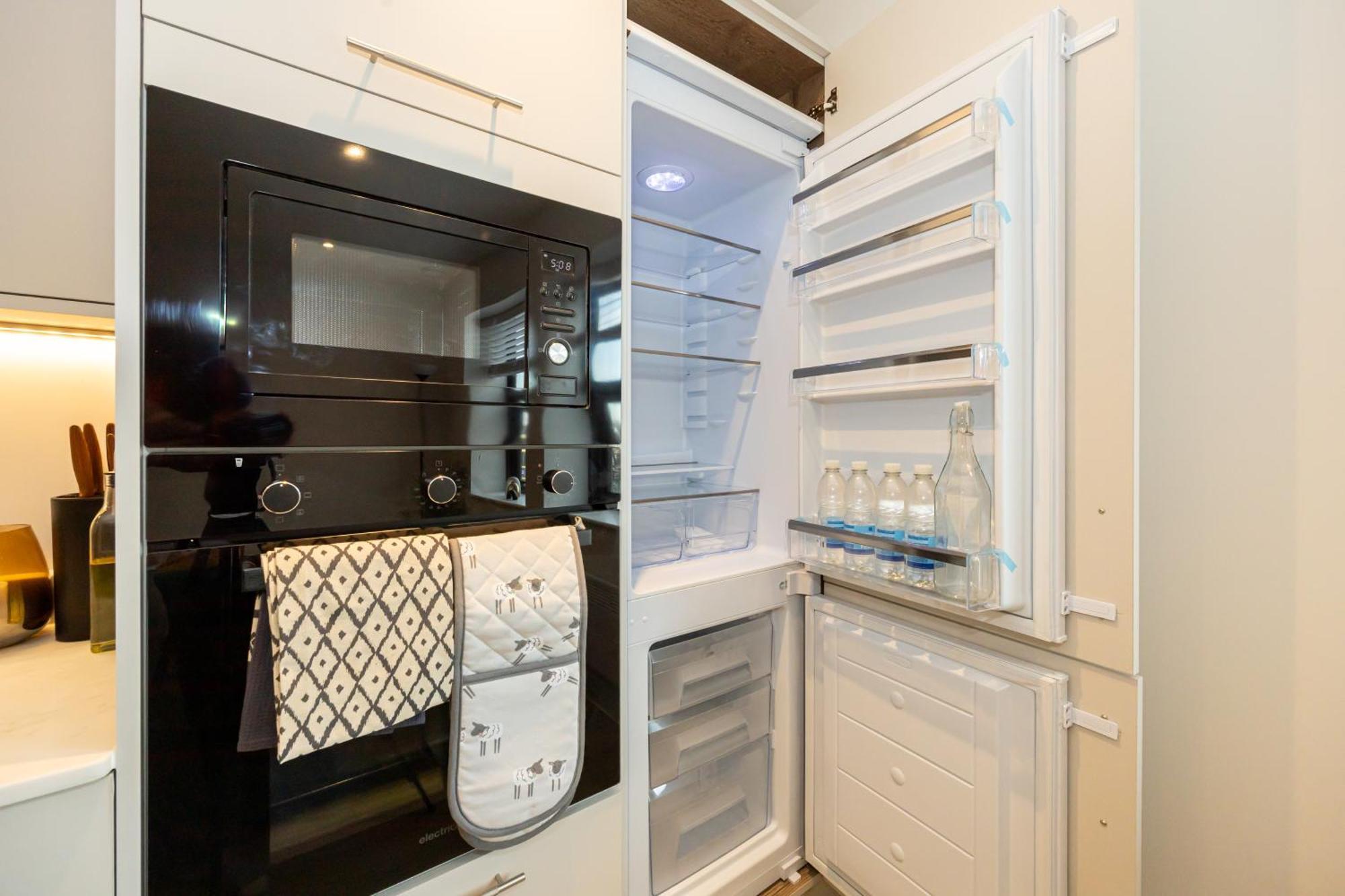 Modern 2 Bed Near Wythenshawe Hospital And Manchester Airport With Parking Екстериор снимка